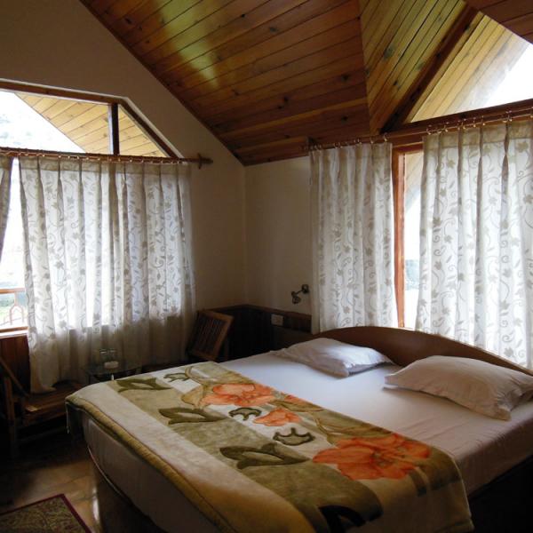 Premier Cottage No.2 - Three to Four Bedroom Cottage in Manali near Mall Road, Manali