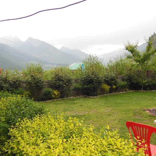 Premier Cottage No.2 - Three to Four Bedroom Cottage in Manali near Mall Road, Manali