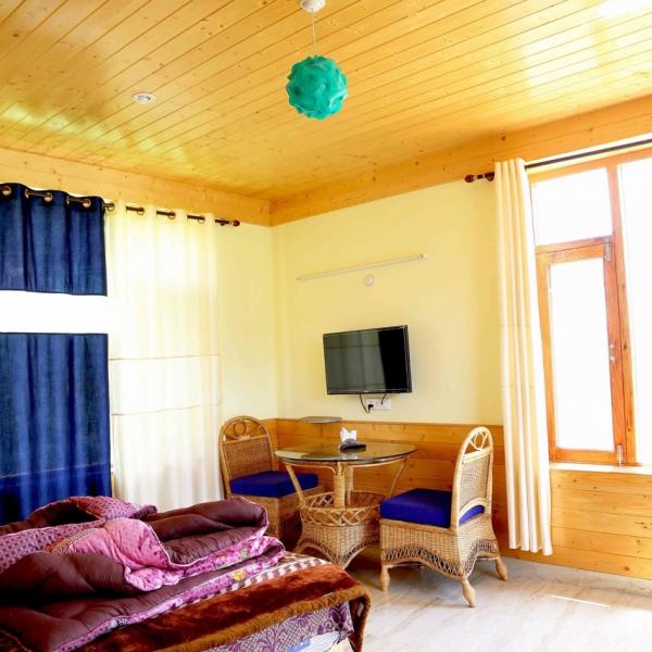 Premier Cottage No.3 - Book Two to Eight Bedroom Family Holiday Cottage in Manali near Mall Road