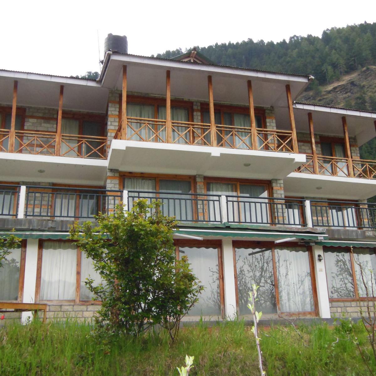 Premier Cottage No.5 - Rustic Cottage in Manali surrounded by Apple Trees