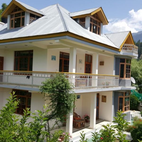 Book Five Bedroom River View Holiday Cottage in Manali - Premier Cottage No.4