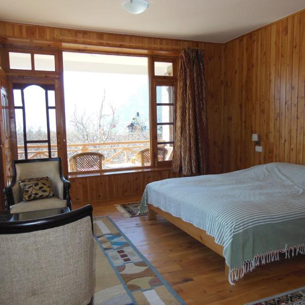 Premier Cottage No.1 Book Two elite Bedroom to Six elite Bedroom Cottage in Manali