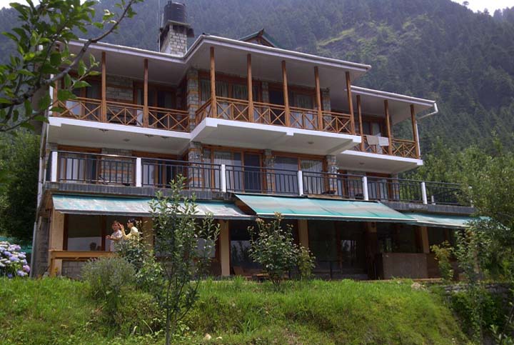 Four Bedroom Rustic Cottage in Manali