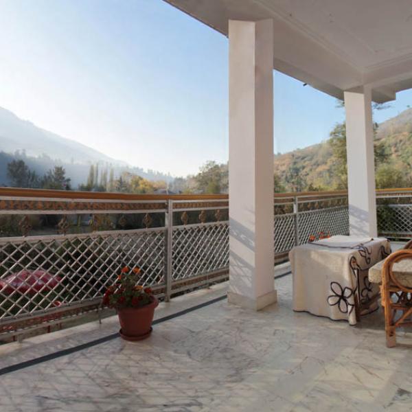 Book Five Bedroom River View Holiday Cottage in Manali - Premier Cottage No.4
