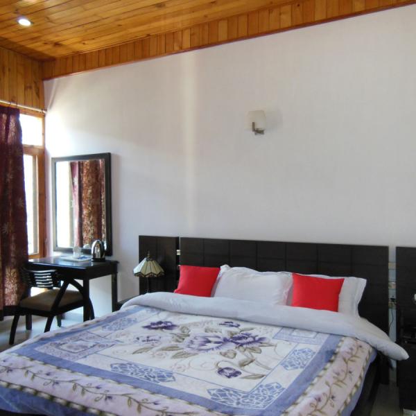 Premier Cottage No.6 - Book Two to Six Bedroom Hilltop Cottage near Mall Road in Manali